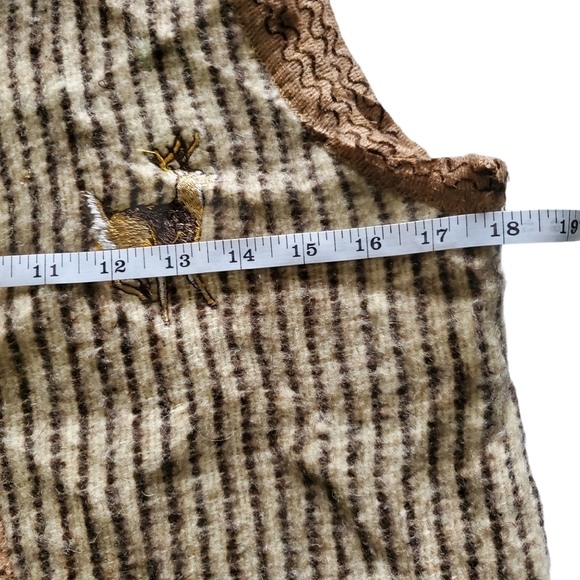 Vintage Wool Knit Hunting Vest Embroidered Deer - Picture 6 of 7